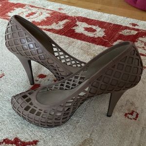 Cynthia Rowley taupe pumps